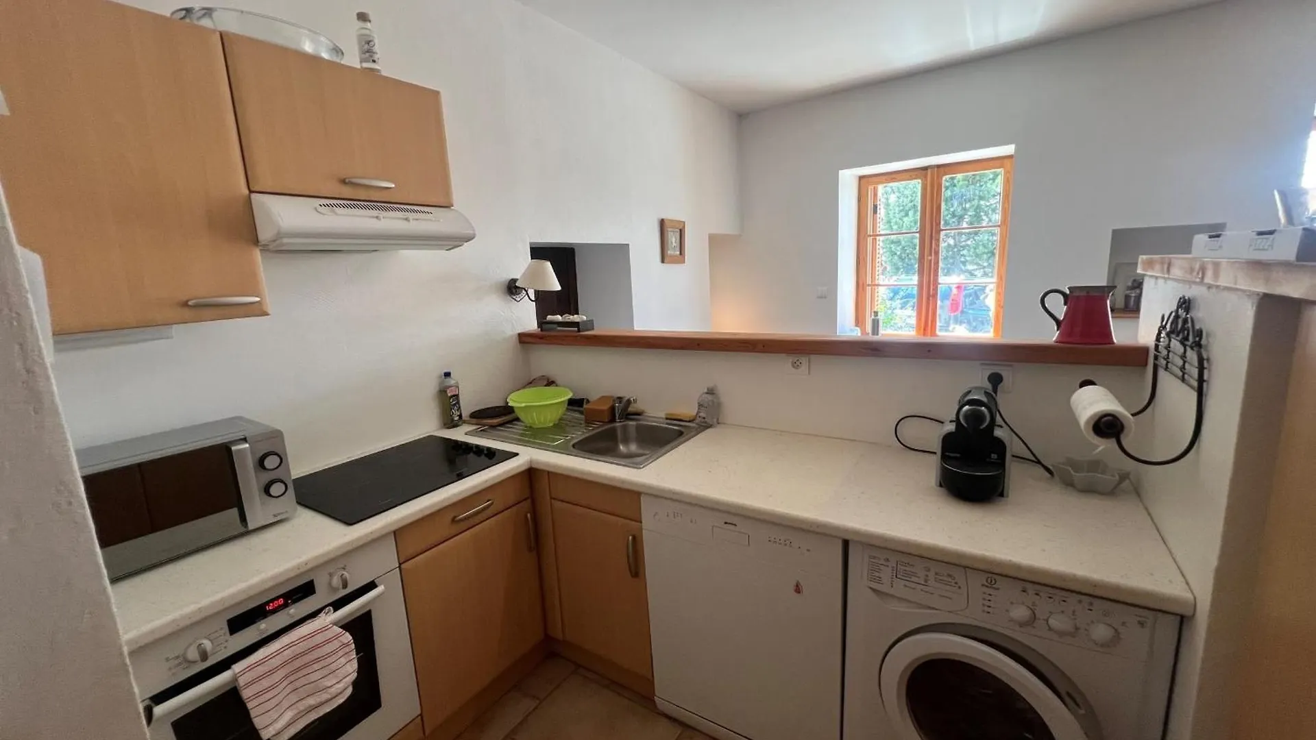 T2 Apartment With Parking 라살르레알프